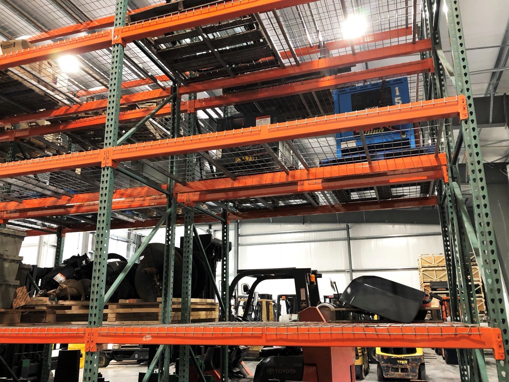 Sam's mechanical pallet racks