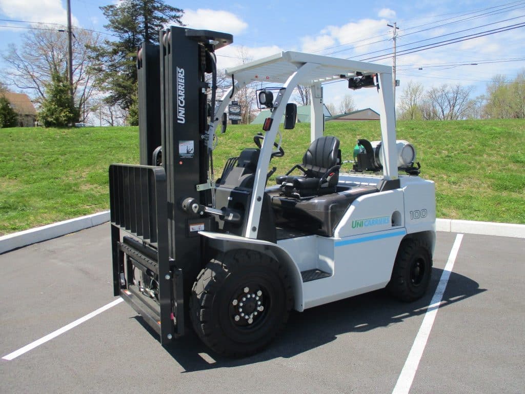 Internal Combustion Engine Truck with Pneumatic Tires